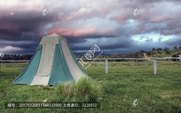 雪山騎馬旅行的冒險