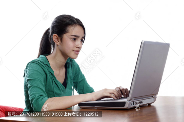 女孩用的筆記本電腦