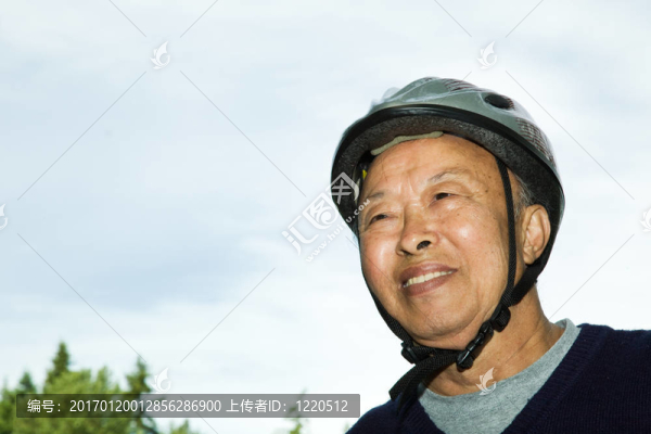 活躍的高級(jí)亞洲男人
