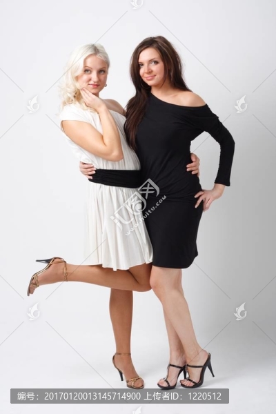 兩個(gè)年輕的女人