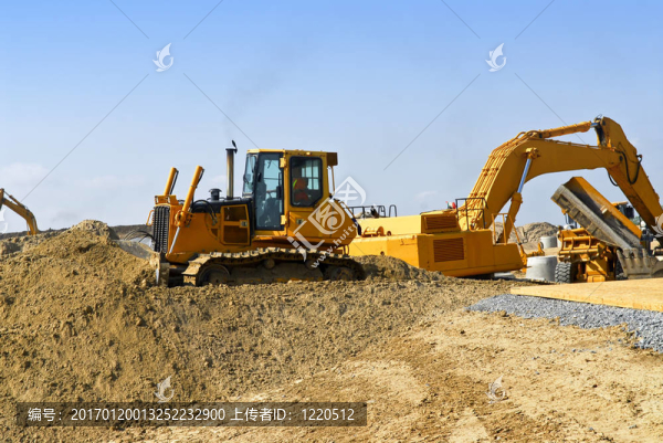 施工現(xiàn)場(chǎng)的機(jī)器