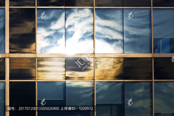 辦公窗口中的天空