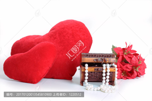 心；珠寶和鮮花