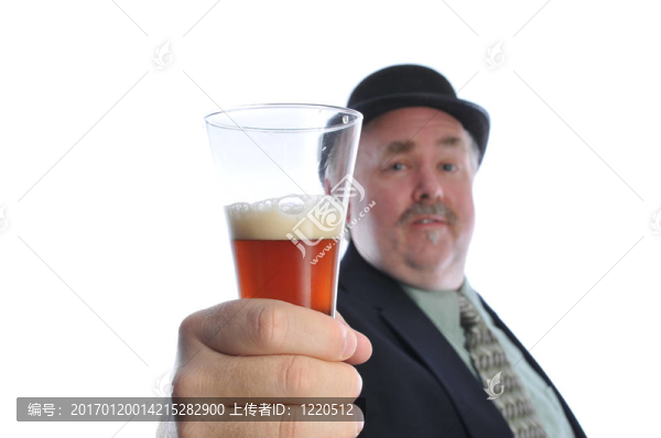 啤酒在手