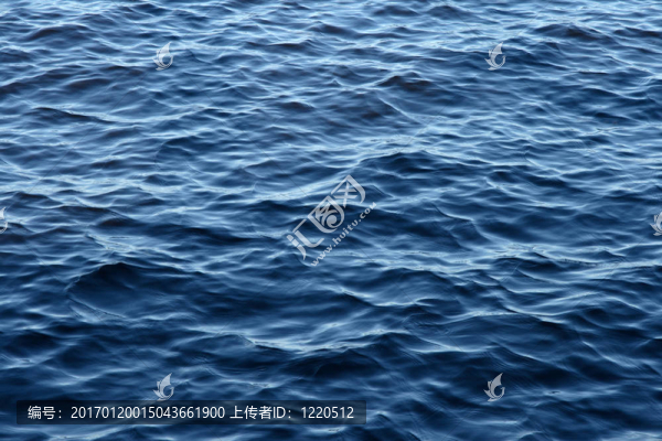 藍(lán)色的水