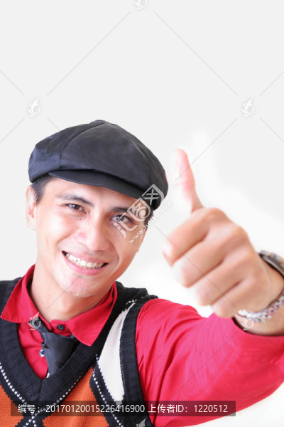 人豎起大拇指