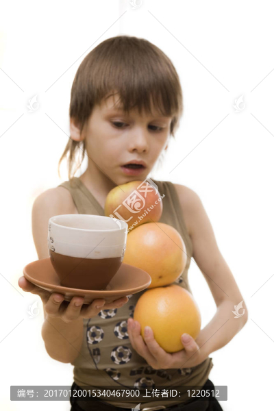 這咖啡和水果給你