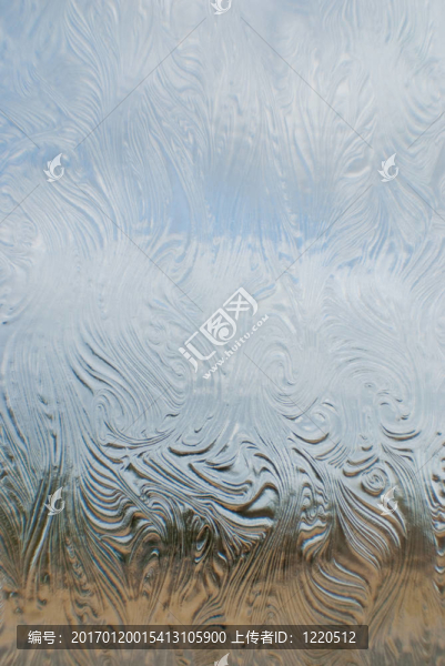 波浪形的玻璃