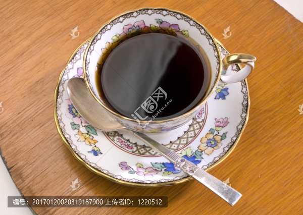 在一個(gè)華麗的中國杯咖啡