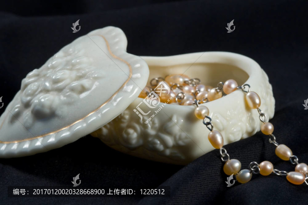 精美的首飾