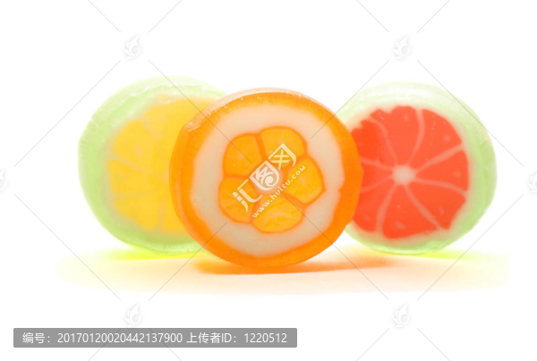 三多色的