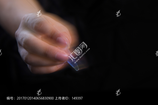 搖晃震動(dòng)的手