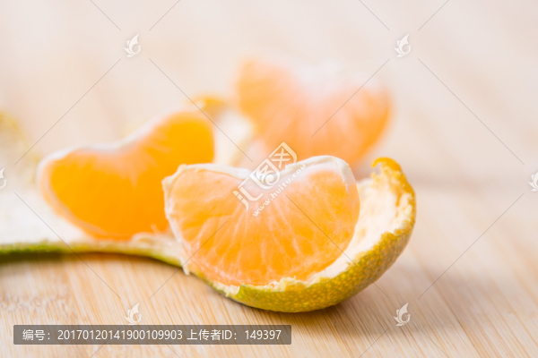 剝開的桔子