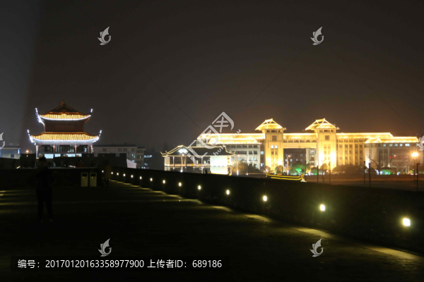 夜色下的古城墻