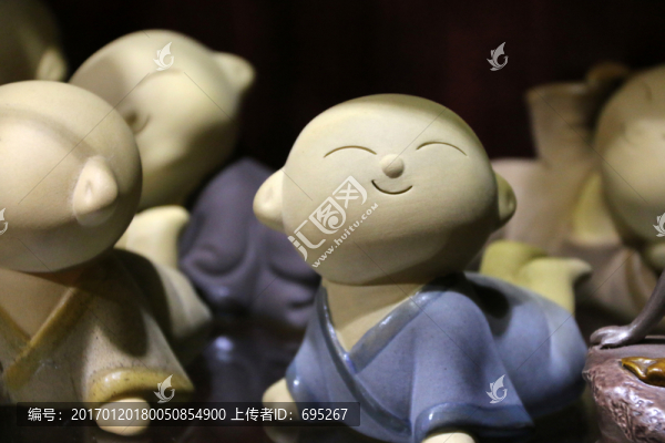 面帶微笑的小和尚