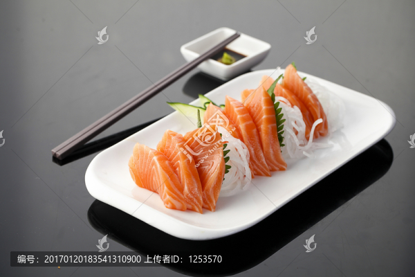 三文魚刺身