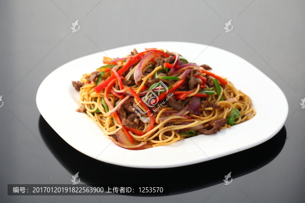 黑椒牛柳絲炒意粉