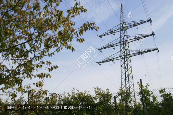 藍天電塔