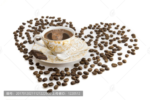 小杯子的早晨咖啡