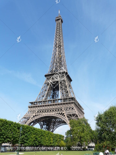 巴黎埃菲爾鐵塔；