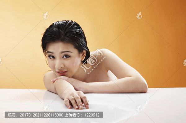 冒充的年輕女人
