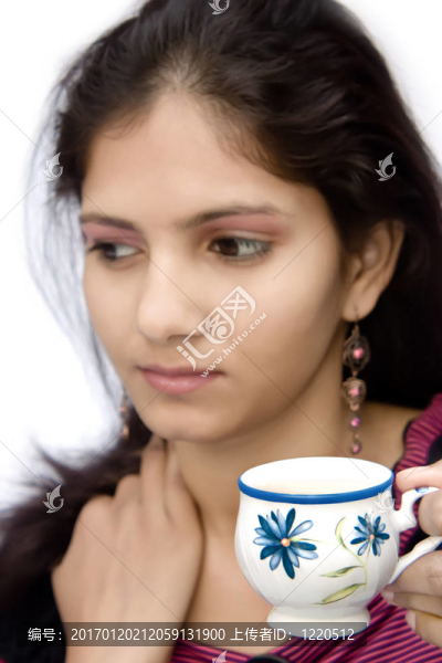 女孩與茶