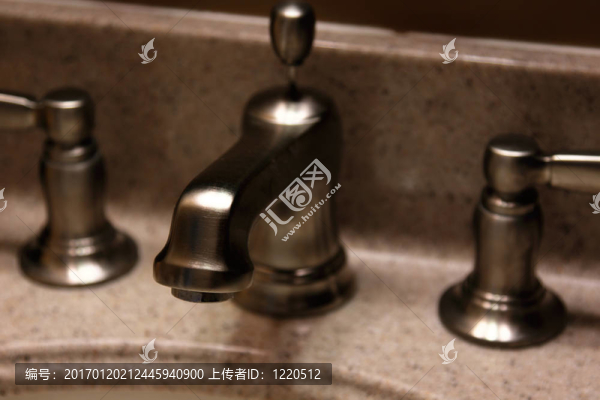 拂過Nickel,Faucet