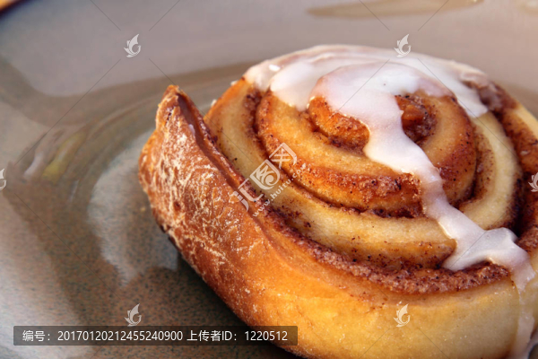 肉桂面包接近