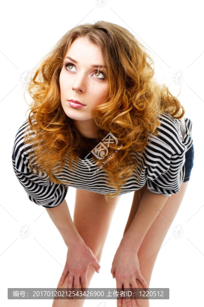 紅頭發(fā)的水手女孩