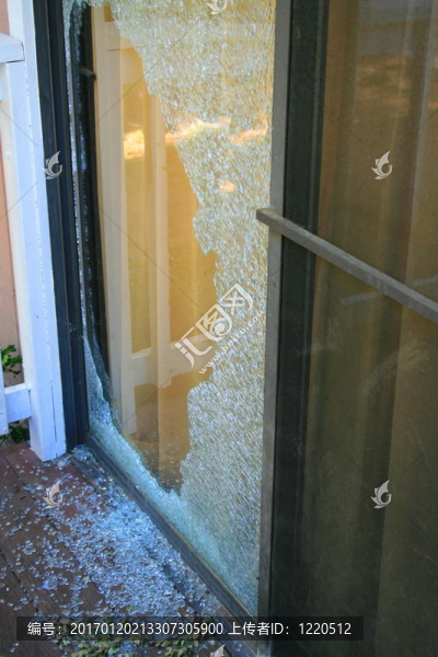 破碎的Glass,Door