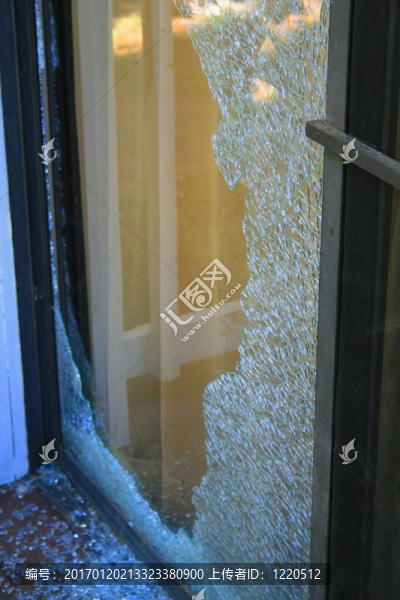 破碎的Glass,Door