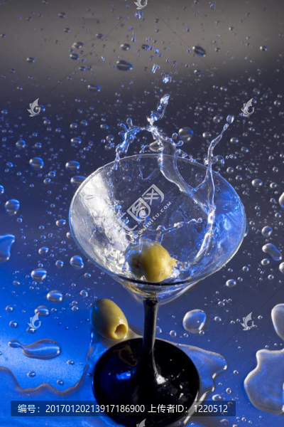 橄欖濺到馬蒂尼