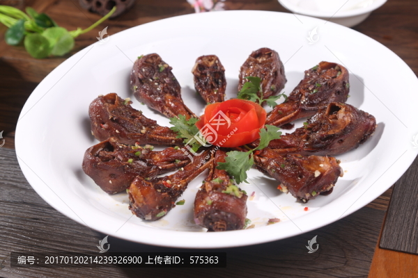 鹵味鴨下巴