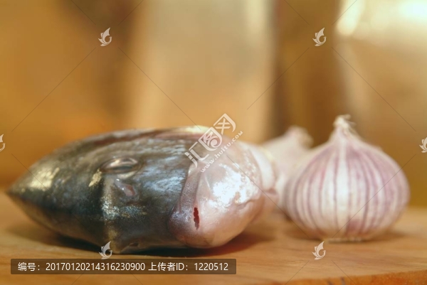 鯛魚從希臘烹飪前的準(zhǔn)備