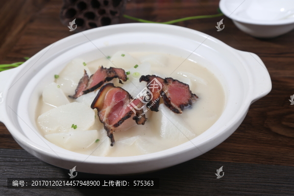 砂鍋臘肉蘿卜