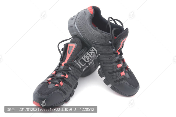 白色跑步鞋