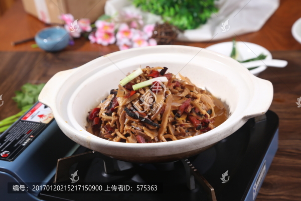砂鍋煙筍臘肉