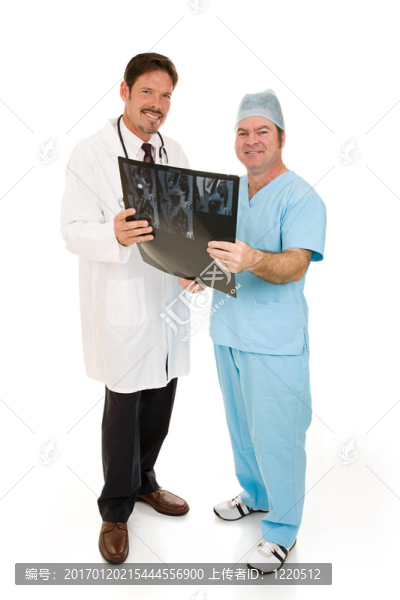 醫(yī)生用全身磁共振成像