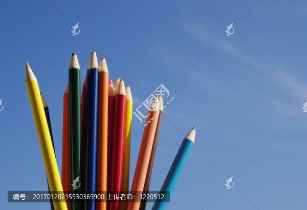 對(duì)象和藍(lán)色的天空-匯圖網(wǎng) www.fosd68.com 對(duì)象和藍(lán)色的天空