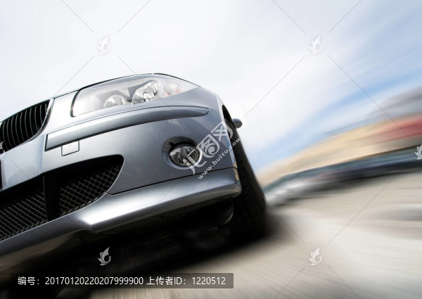 具有運動模糊的快速車