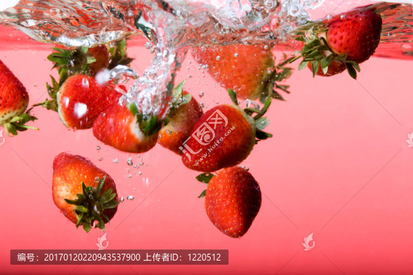 水上草莓背景
