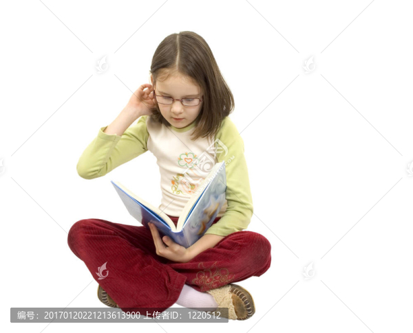 帶書的年輕女孩