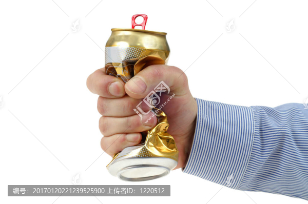 破碎的啤酒罐