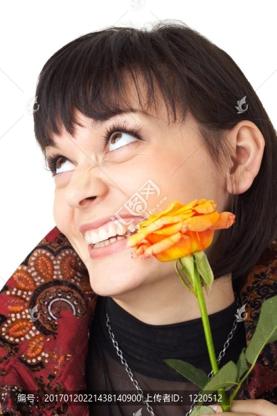 美麗的年輕女人和玫瑰。