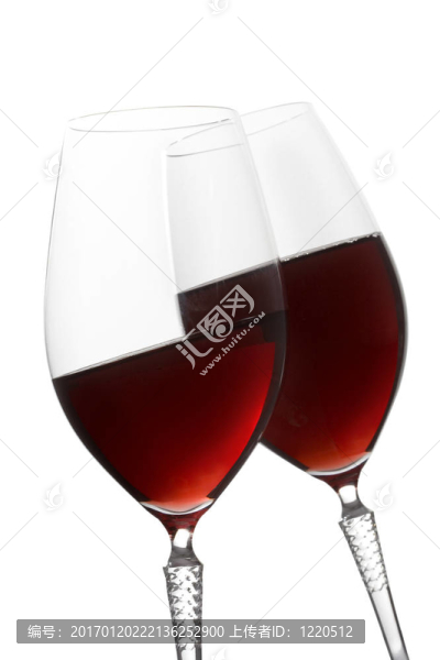兩杯紅葡萄酒