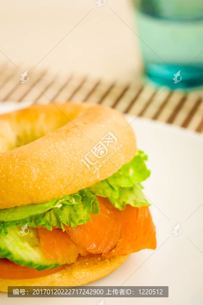 早餐三文魚面包圈