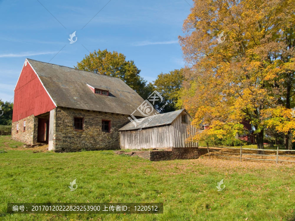 老秋天的谷倉