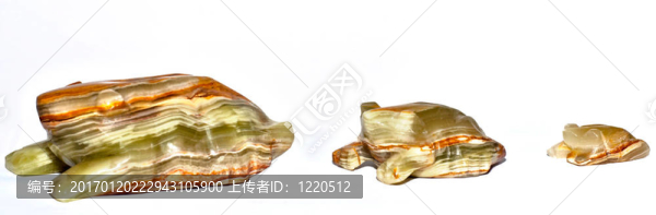 三天然石青蛙玩具與陰影孤立在白色-匯圖網(wǎng) www.fosd68.com 三天然石青蛙玩具與陰影孤立在白色