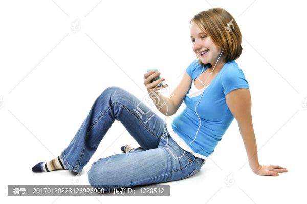 十幾歲的女孩聽音樂