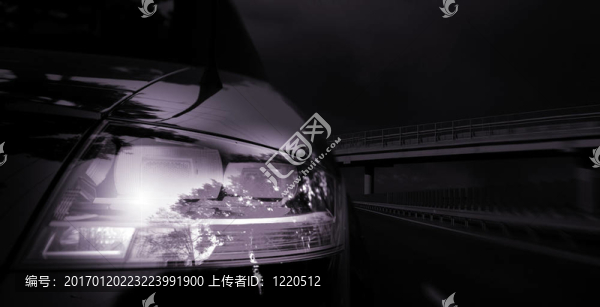 黑色的車